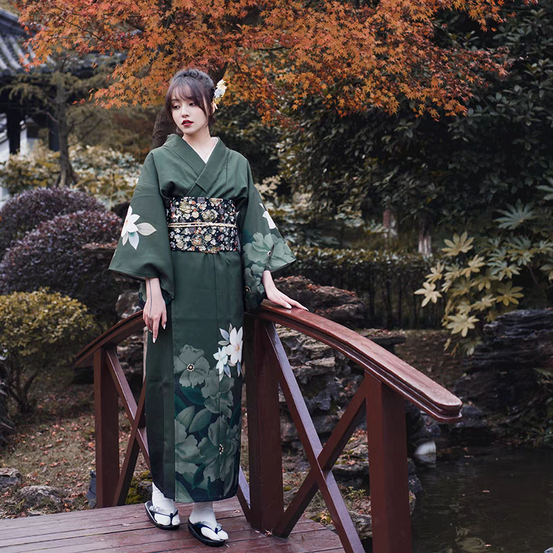 Butterfly Women Traditional Ceremony Yukata – En Yukata